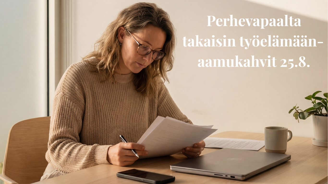 Nainen katselee lomakkeita pöydän ääressä, läppäri ja kahvikuppi pöydällä.
