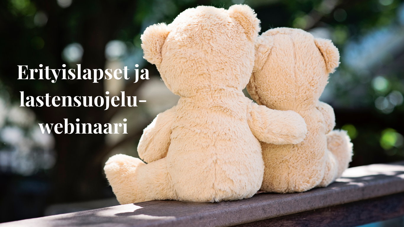 Vaaleat nallet selin kuvaan, isompi pitelee kainalossa pienempää.